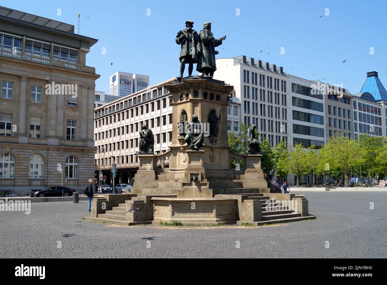 Johannes Gutenberg Monument, inaugurated in 1858, on the Rossmarkt, sculptural work by Eduard Schmidt von der Launitz, Frankfurt, Germany Stock Photo