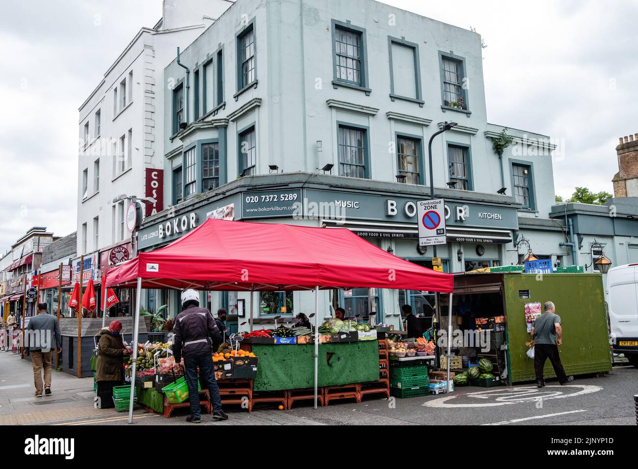 London, UK. 26th May, 2022. A fruit and vegetable stall is pictured on Kilburn High Road. Credit: Mark Kerrison/Alamy Live News Stock Photo