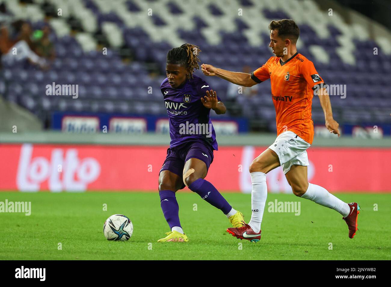 Deinze's Gaetan Hendrickx and RSCA Futures' Agyei Enock fight for the ball  during a soccer match between RSC Anderlecht Futures and KMSK Deinze,  Sunday 14 August 2022 in Anderlecht, on day 1