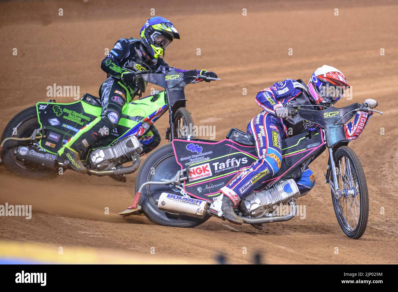 Leon Flint (Great Britain) (White) leads Tom Brennan (Great Britain) (Blue)during the FIM Speedway Grand Prix 2 of Great Britain at the Principality Stadium, Cardiff on Sunday 14th August 2022. (Credit: Ian Charles | MI News) Credit: MI News & Sport /Alamy Live News Stock Photo