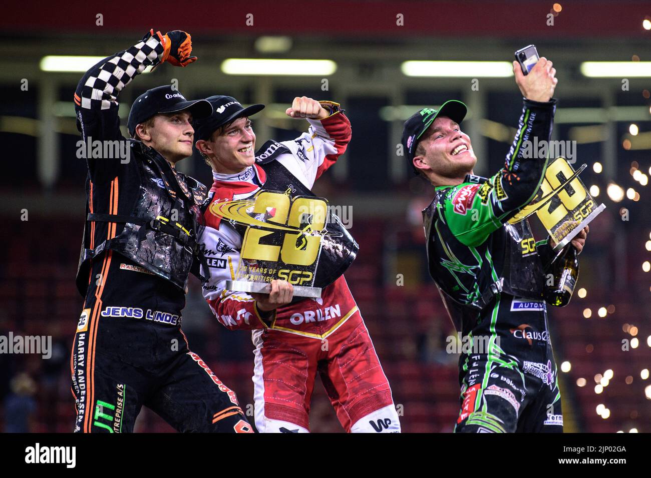 Selfie time during the FIM Speedway Grand Prix 2 of Great Britain at the Principality Stadium, Cardiff on Sunday 14th August 2022. (Credit: Ian Charles | MI News) Credit: MI News & Sport /Alamy Live News Stock Photo