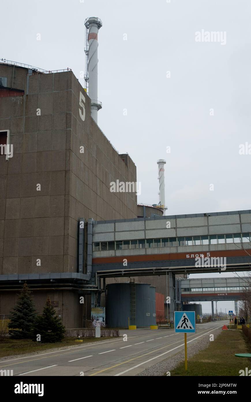 zaporozhye nuclear power plant occupation russian troops, zaporozhye nuclear power plant, zaporozhye nuclear power plant occupation russian troops att Stock Photo