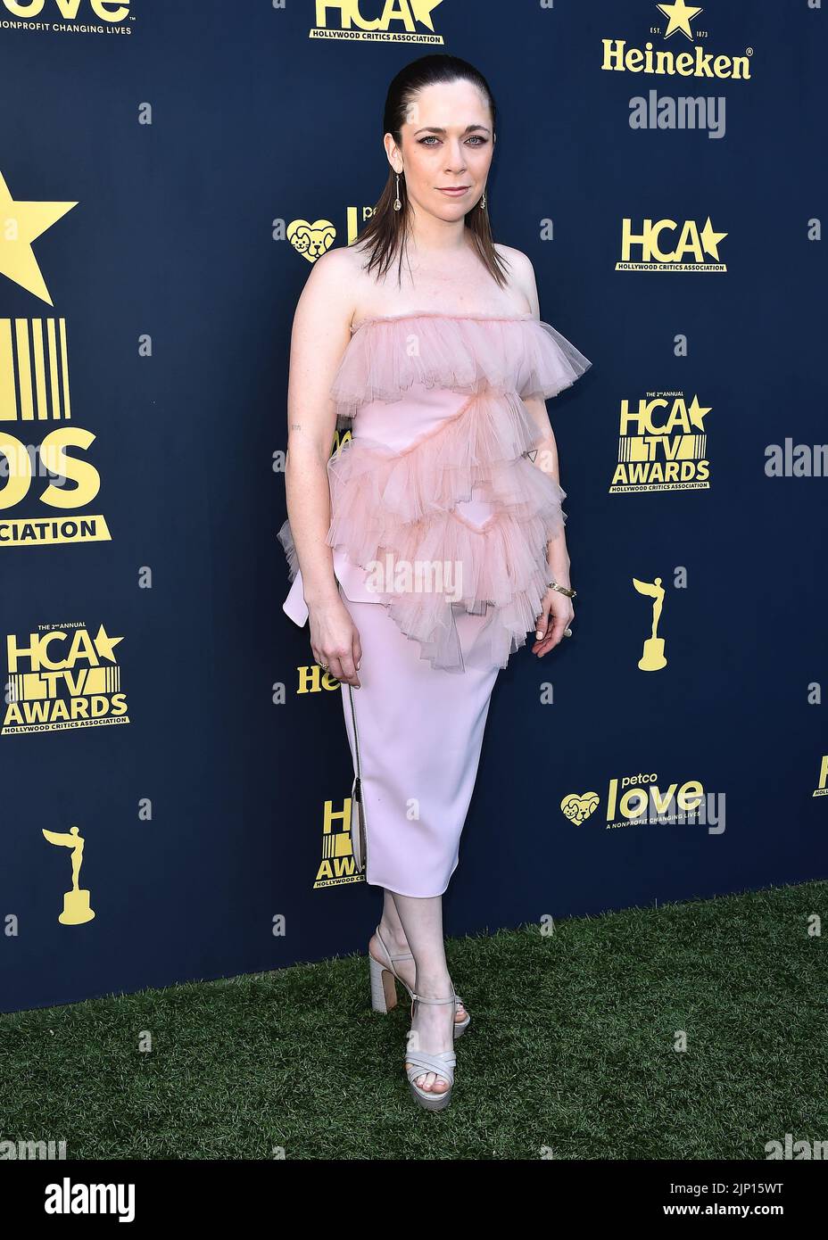 Jen Tullock walking on the red carpet at the The 2nd Annual HCA TV