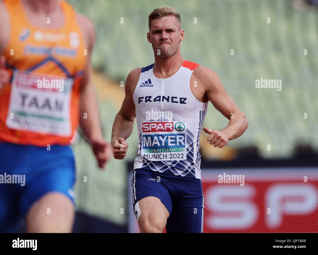 Athletics - 2022 European Championships - Olympiastadion, Munich, Germany - August 15, 2022 France's Kevin Mayer sustains an injury during the Men's Decathlon 100m - Heats REUTERS/Wolfgang Rattay Stock Photo