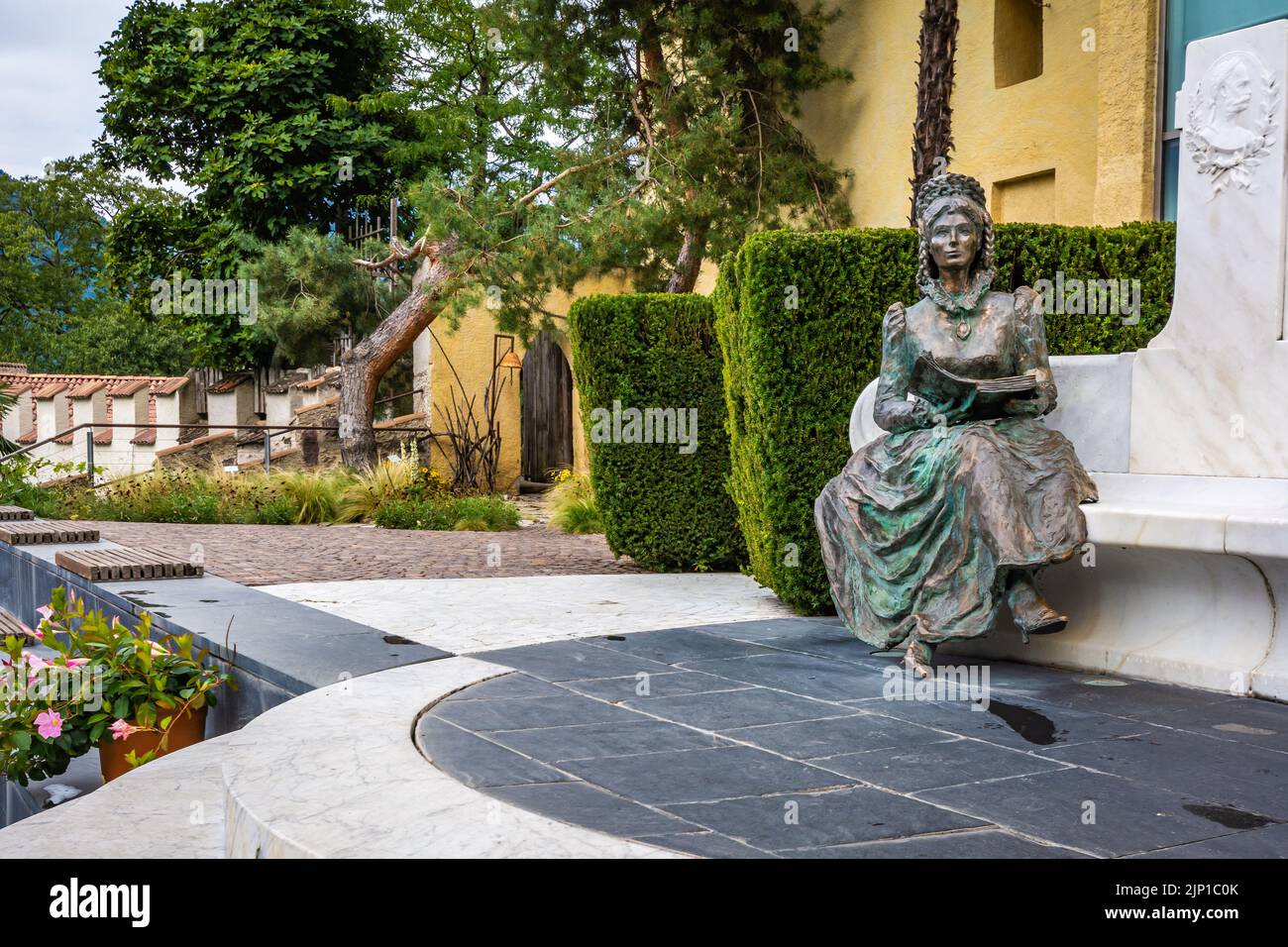Bronze statue of Empress Sissi in the garden of Trauttmansdorff Castle, Meran, South Tyrol, Italy, Europe Stock Photo