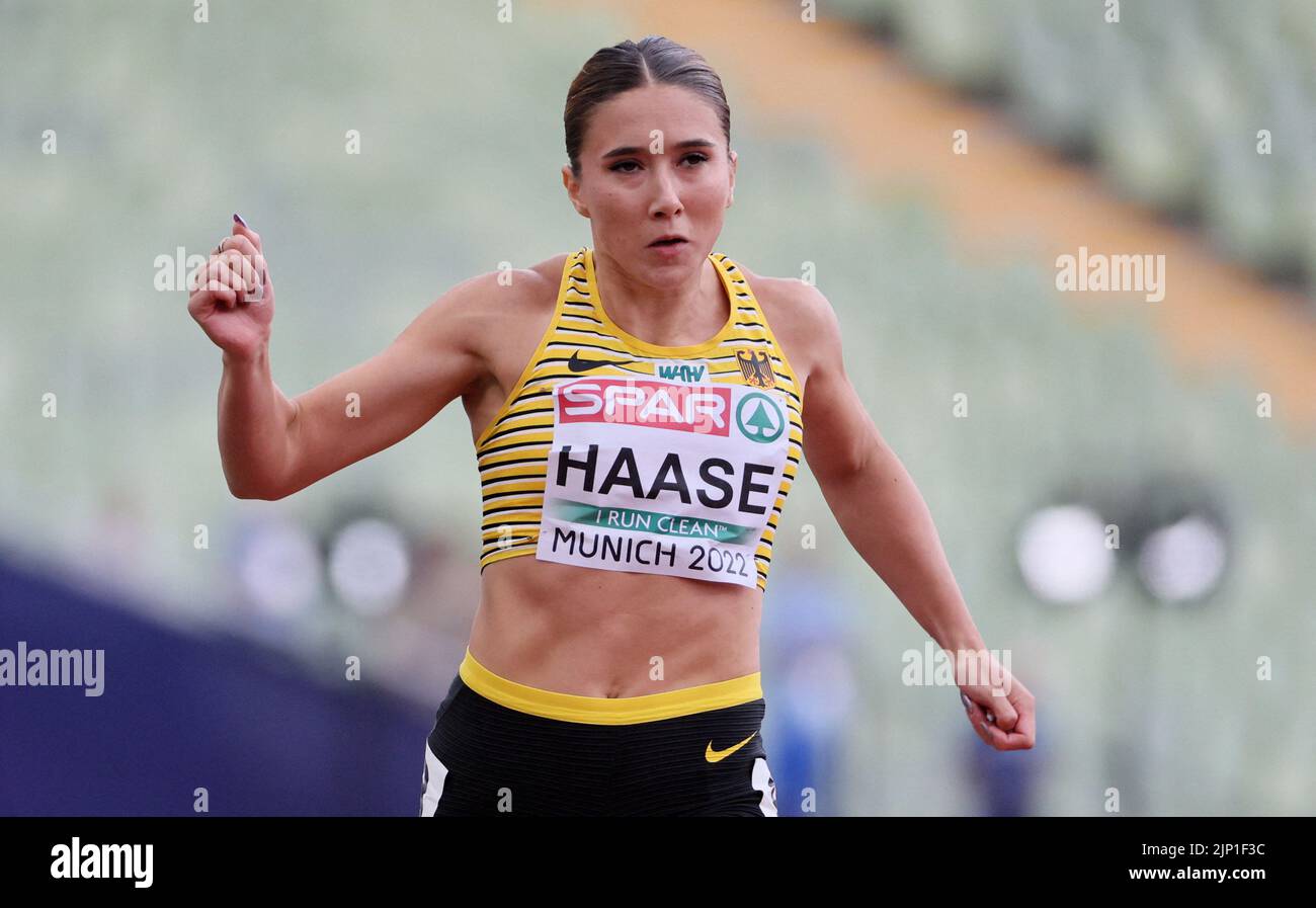 Athletics - 2022 European Championships - Olympiastadion, Munich, Germany - August 15, 2022 Germany's Rebekka Haase in action during the Women's 100m Round 1 - Heats REUTERS/Wolfgang Rattay Stock Photo