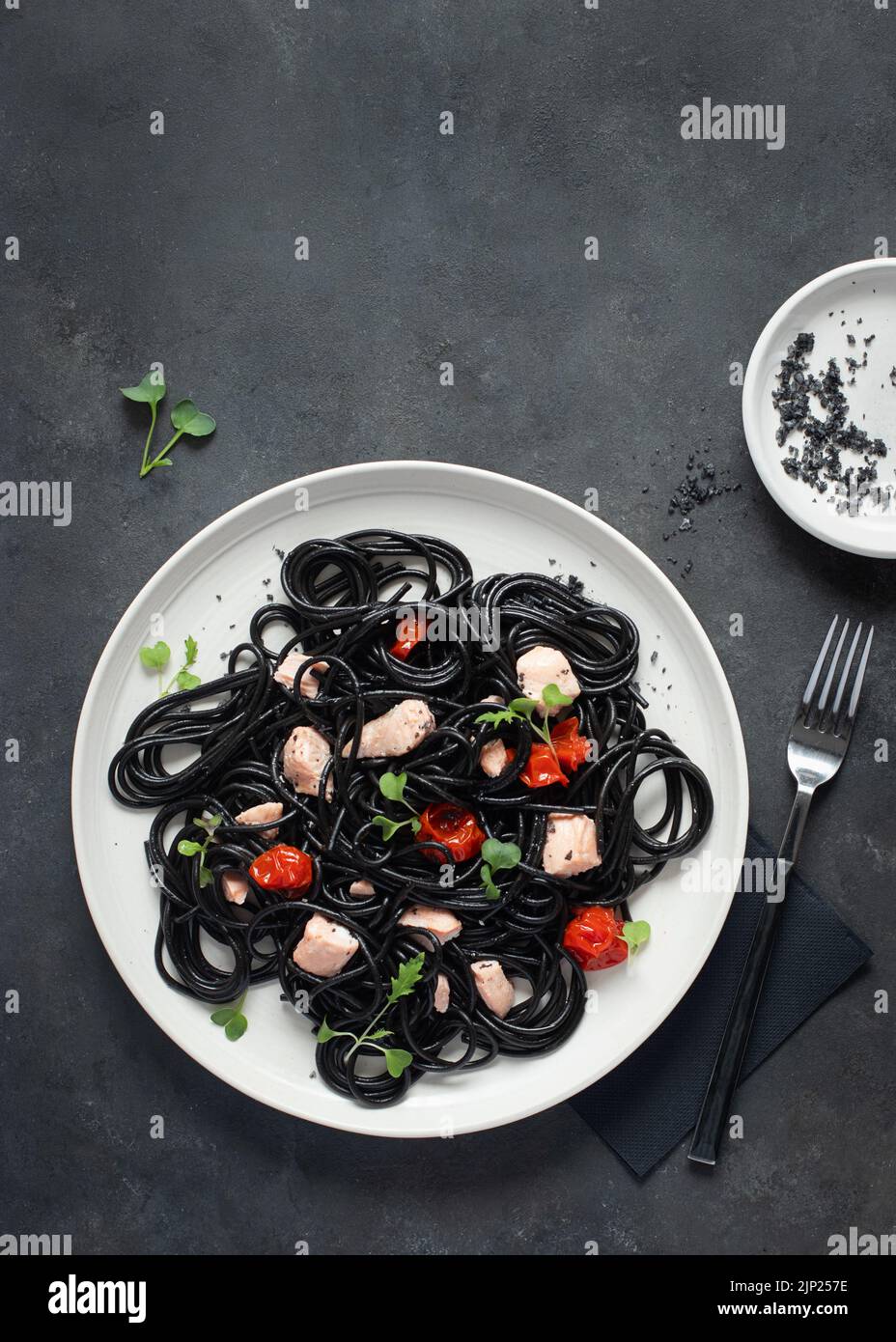 squid ink pasta, black ink spaghetti, tintenfischtinte, black pastas