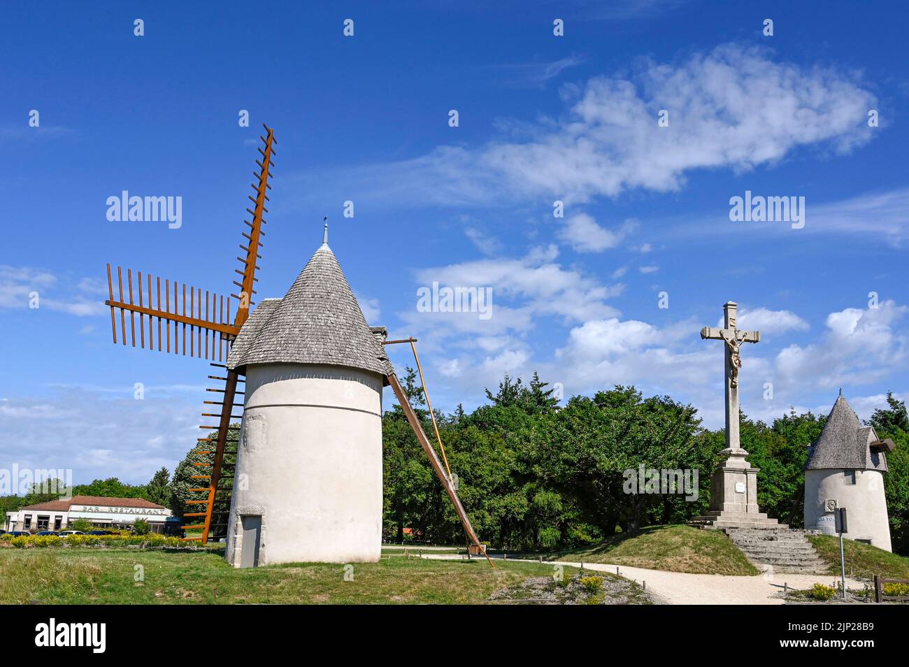 At 232 metres, the Mont des Alouettes is one of the highest peaks in the Vendée and has a milling tradition dating back to 1564. Stock Photo
