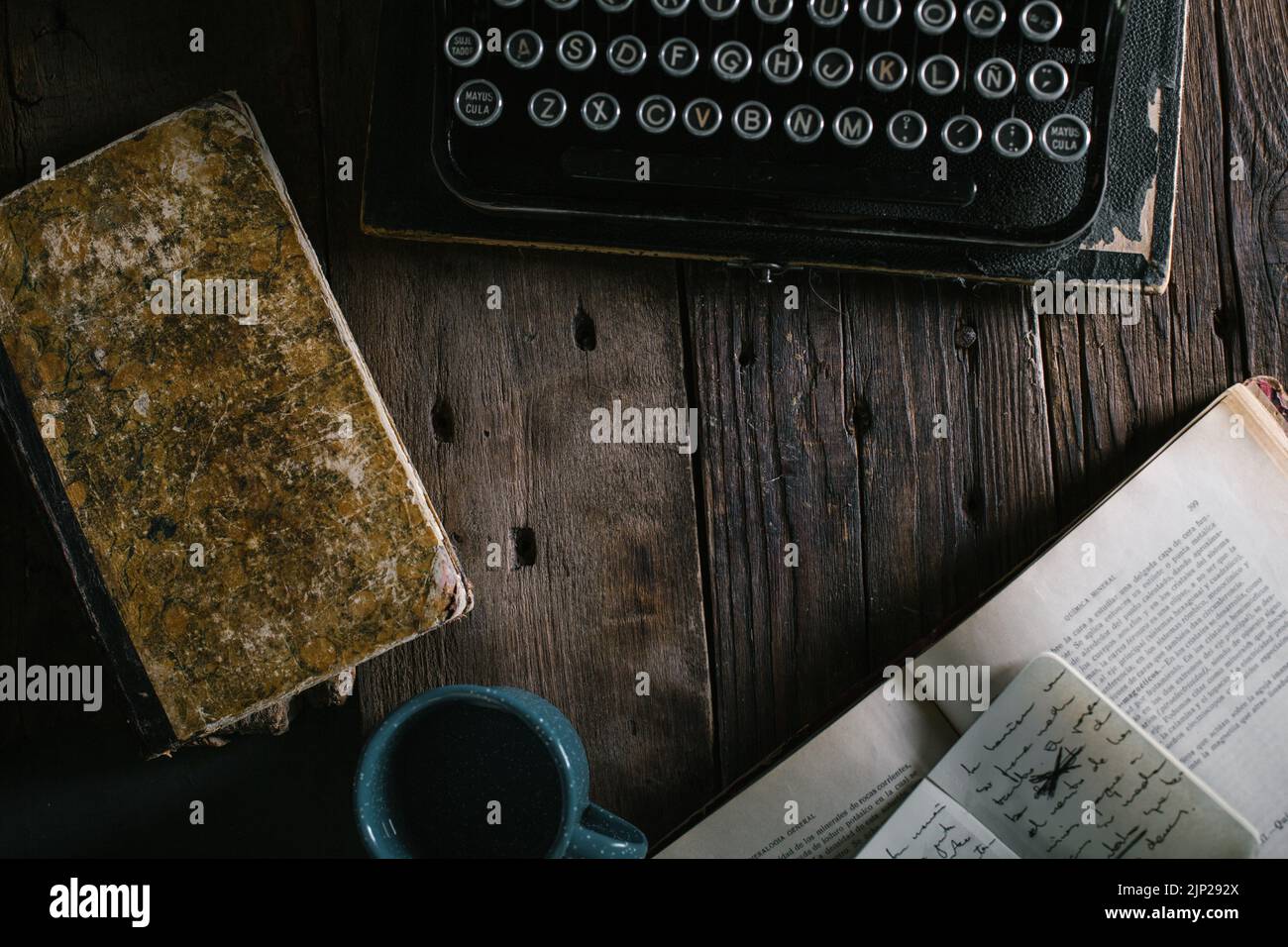 typewriter, desk, typewriters, desks Stock Photo Alamy