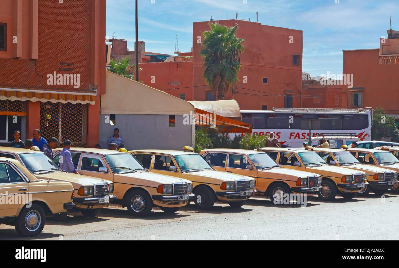 Benz taxi hi-res stock photography and images - Page 2 - Alamy