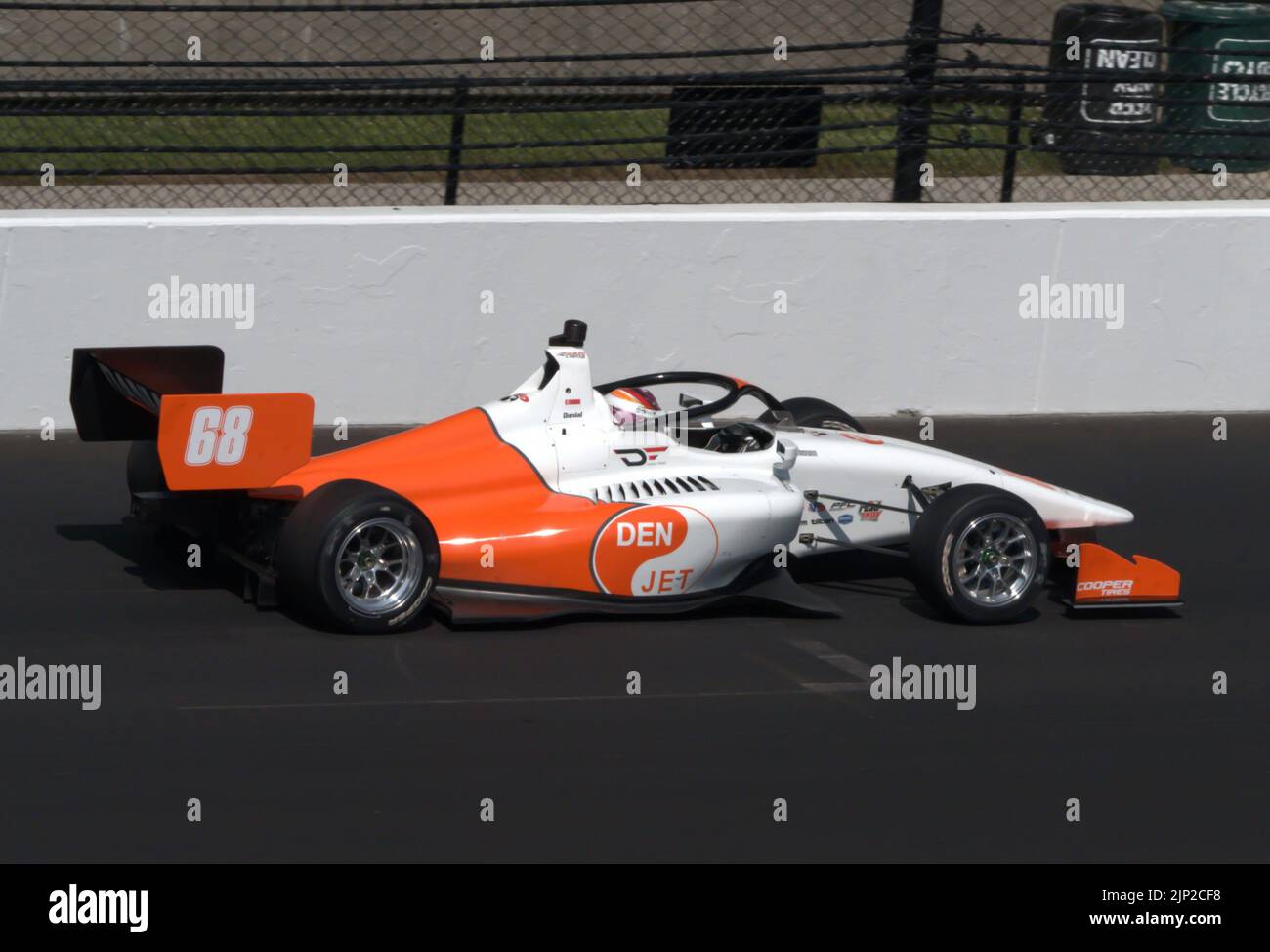 A blue Indycar during the Indianapolis Grand Prix qualifying