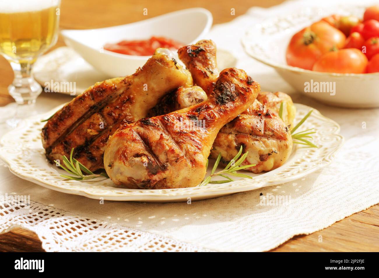 lunch, hähnchenschlegel, lunch time Stock Photo - Alamy