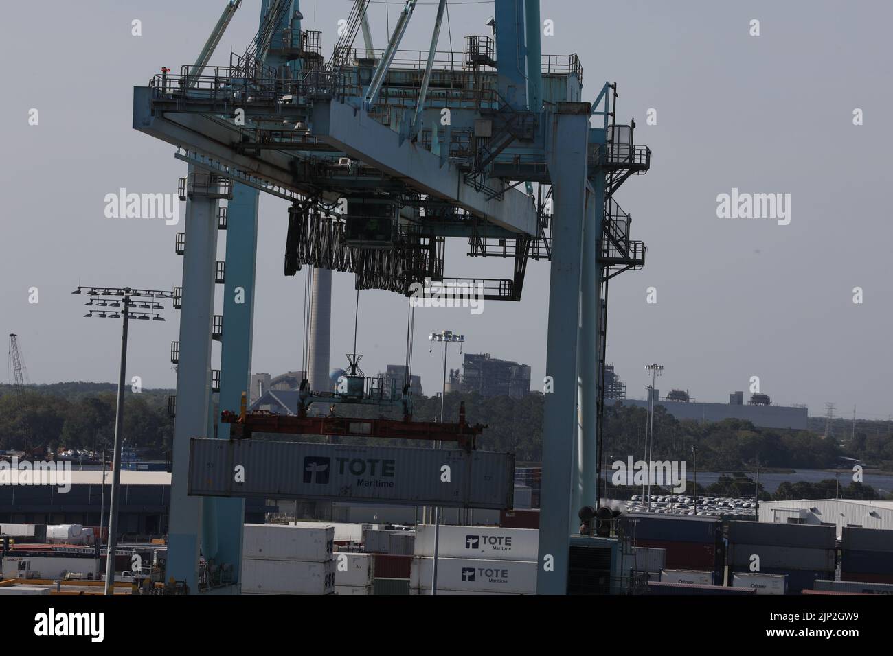 view cargo ship terminal, Unloading crane of cargo ship terminal ...
