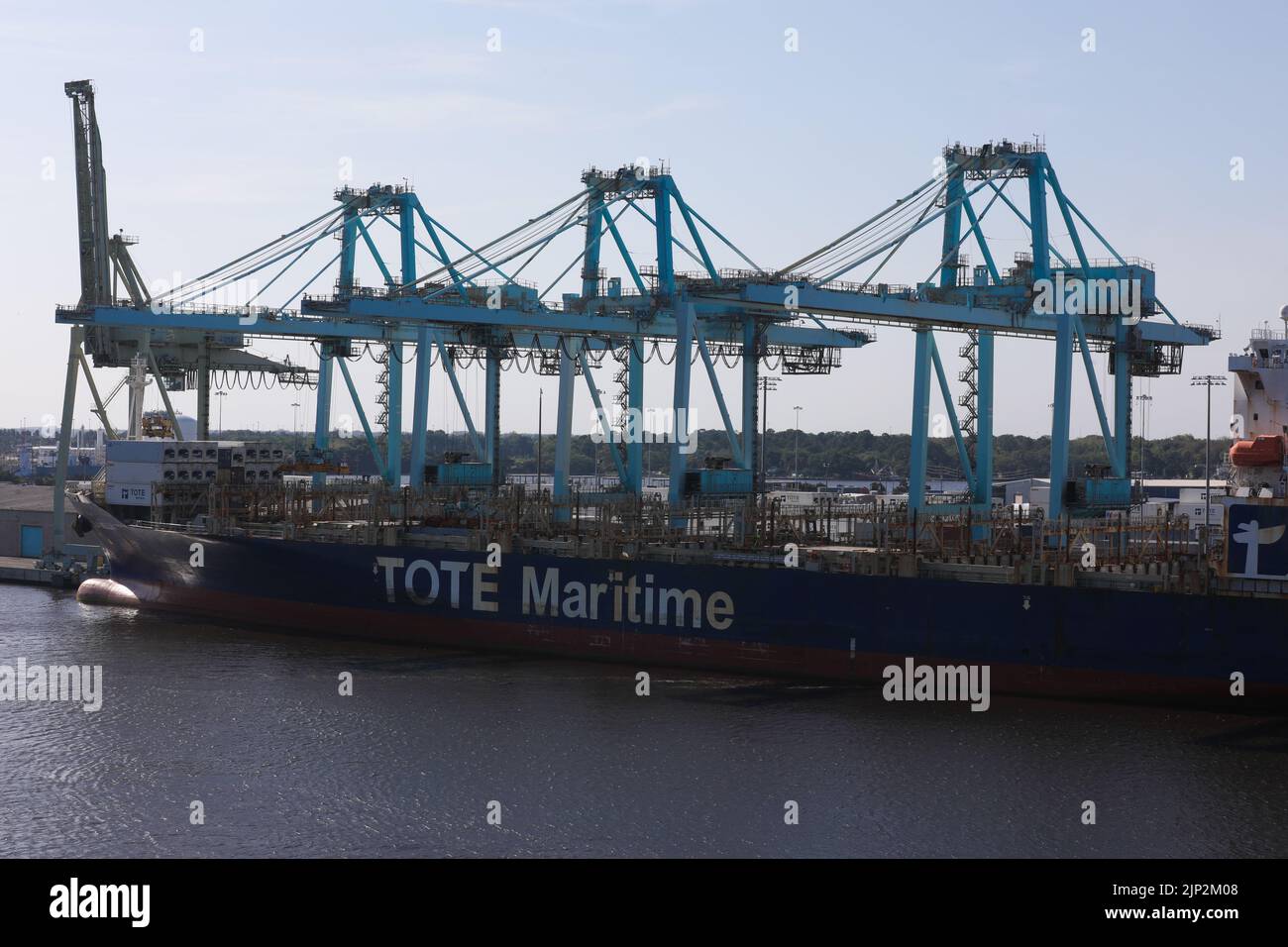 view cargo ship terminal, Unloading crane of cargo ship terminal ...