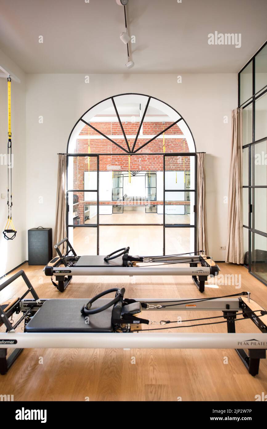 gym, pilates reformer, fitness club, fitness clubs, gyms Stock Photo Alamy