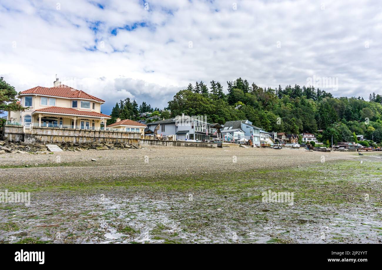 Waterfront view homes at Dash Point, Washington Stock Photo Alamy