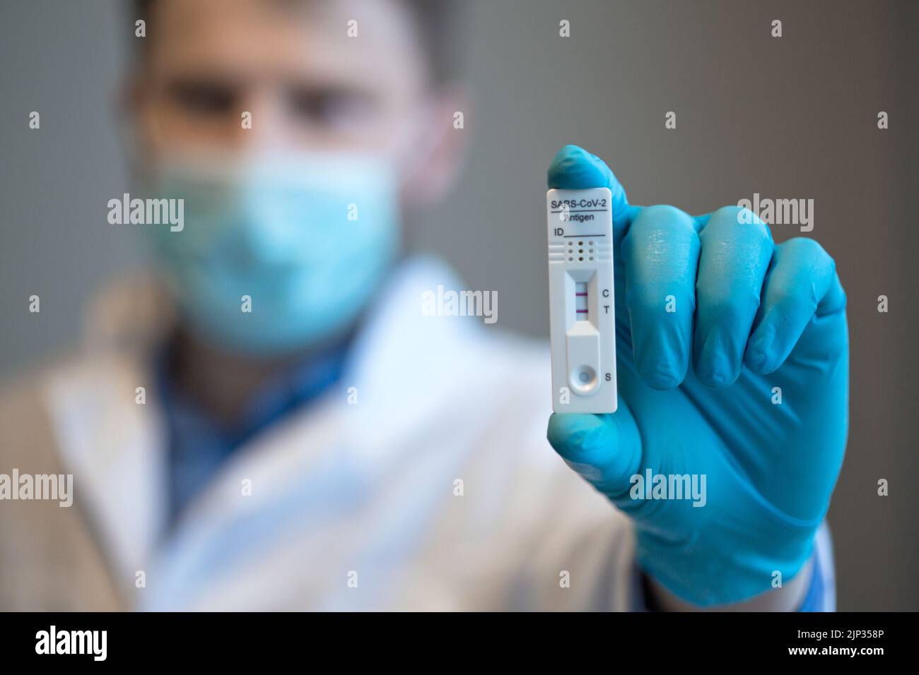 doctor, positive, corona virus, schnelltest, antigen test, doctors