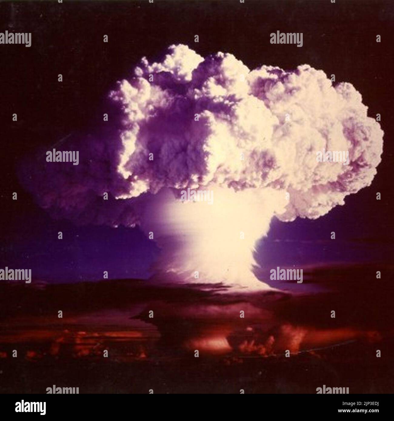 The explosion of the hydrogen bomb Ivy Mike Stock Photo Alamy