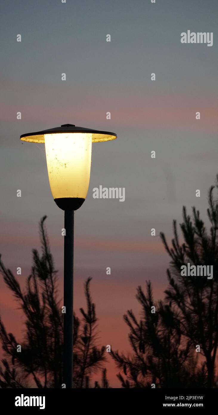 Vintage lantern hi-res stock photography and images - Alamy