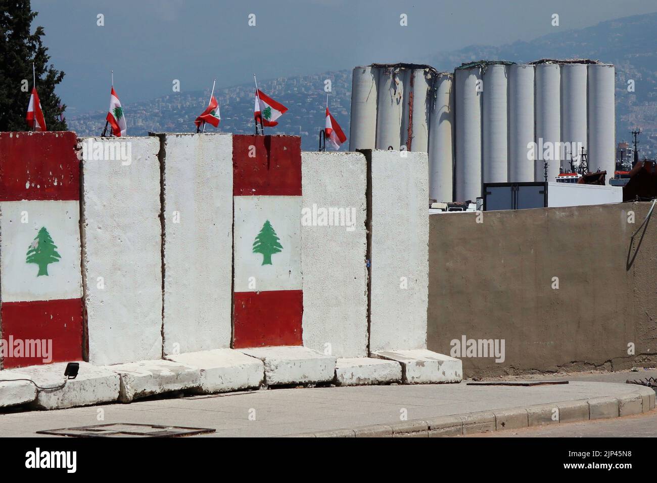 Beirut lebanon port blast crop grain silos smoke fire collapsing hires