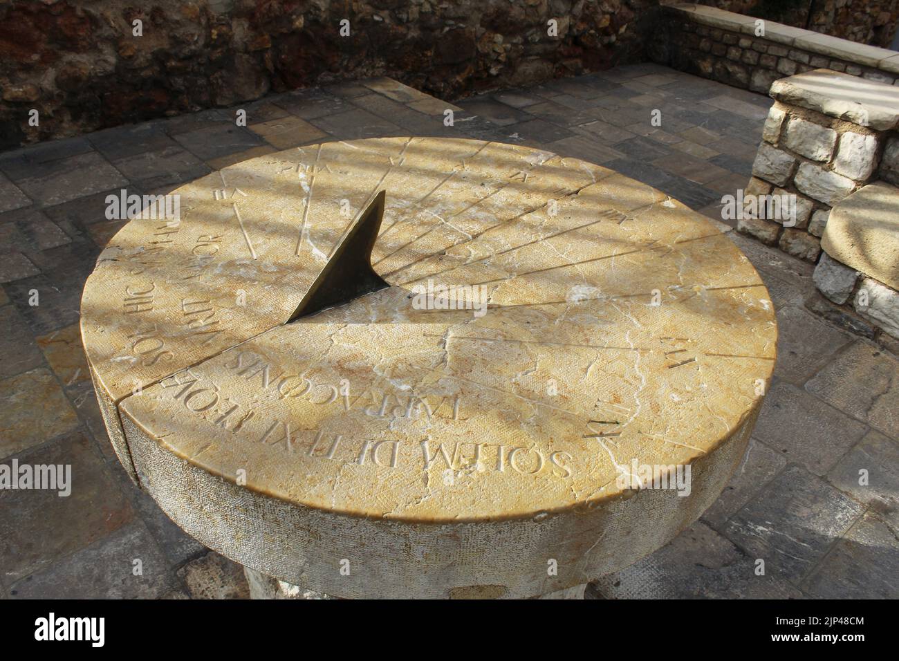 ancient roman sundial Stock Photo Alamy