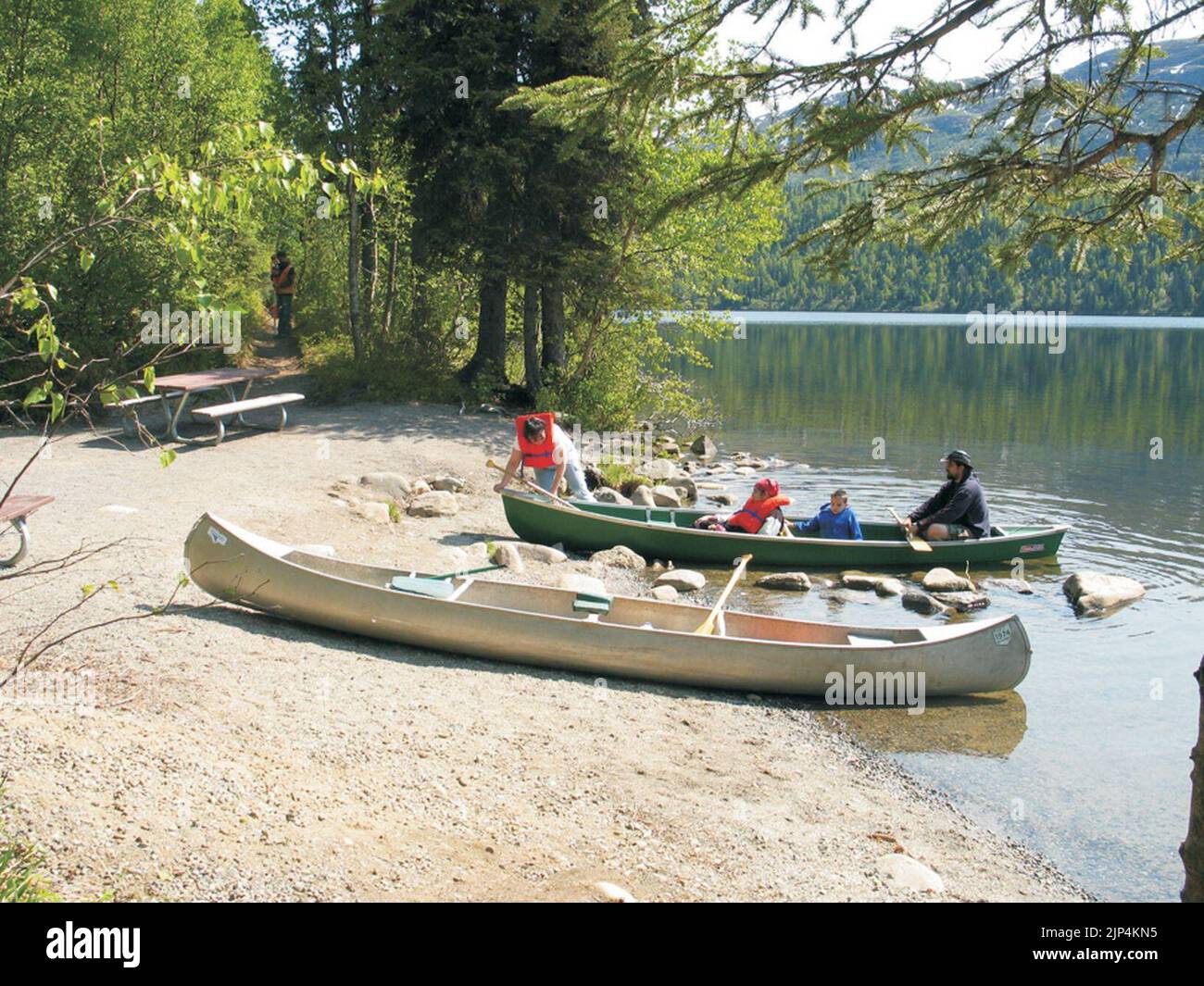 The Parks Highway Scenic Byway Canoeing on Byers Lake Stock