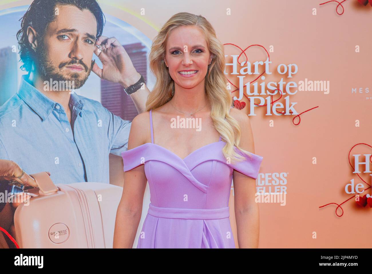 2022-08-15 19:21:02 AMSTERDAM - Sietske van Peursem during the red carpet  for the premiere of the romantic feel-good film Hart in the right place in  Royal Theater Tuschinski. ANP WESLEY DE WIT