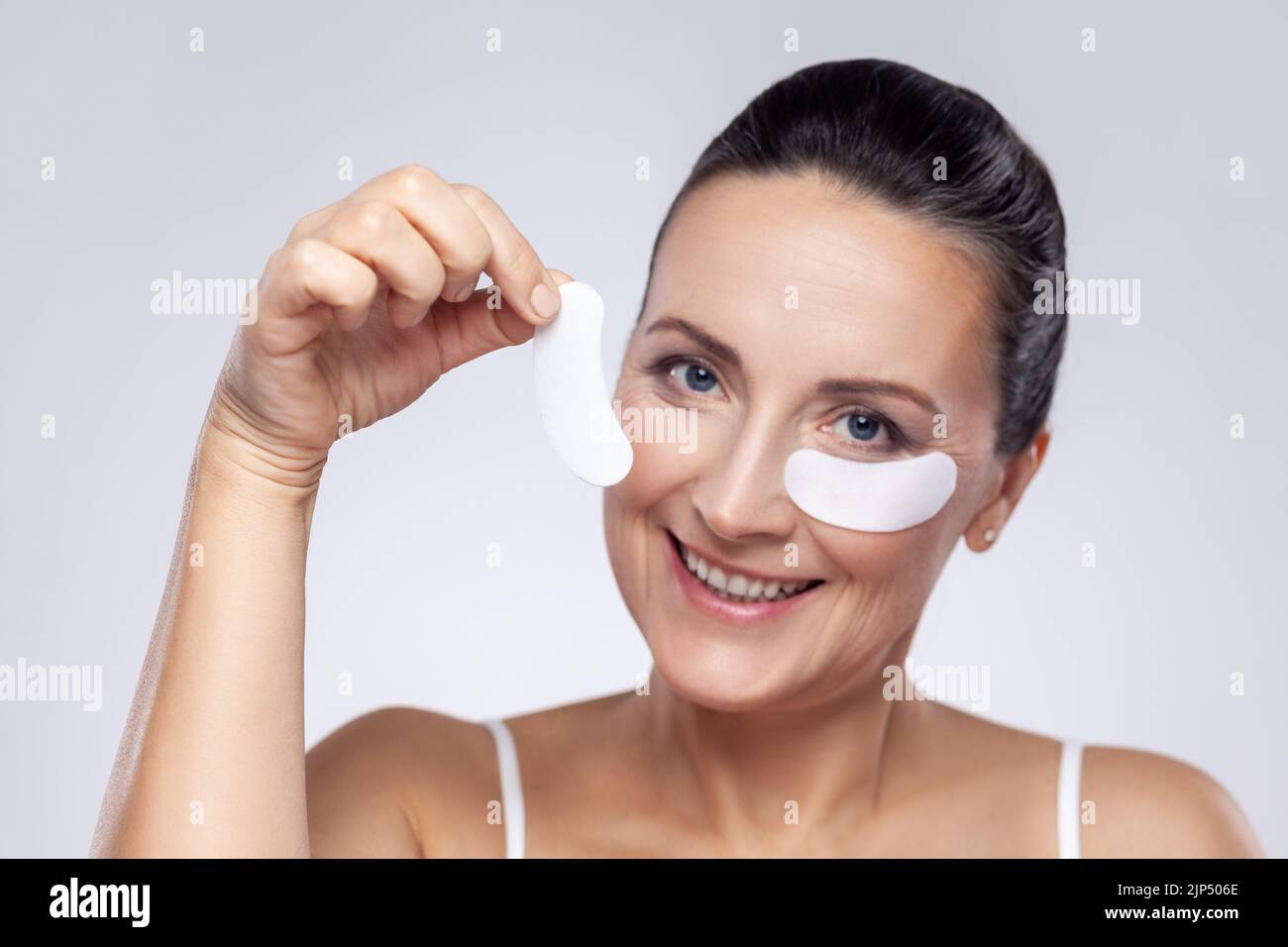 Dark circles under eyes treatment hires stock photography and images