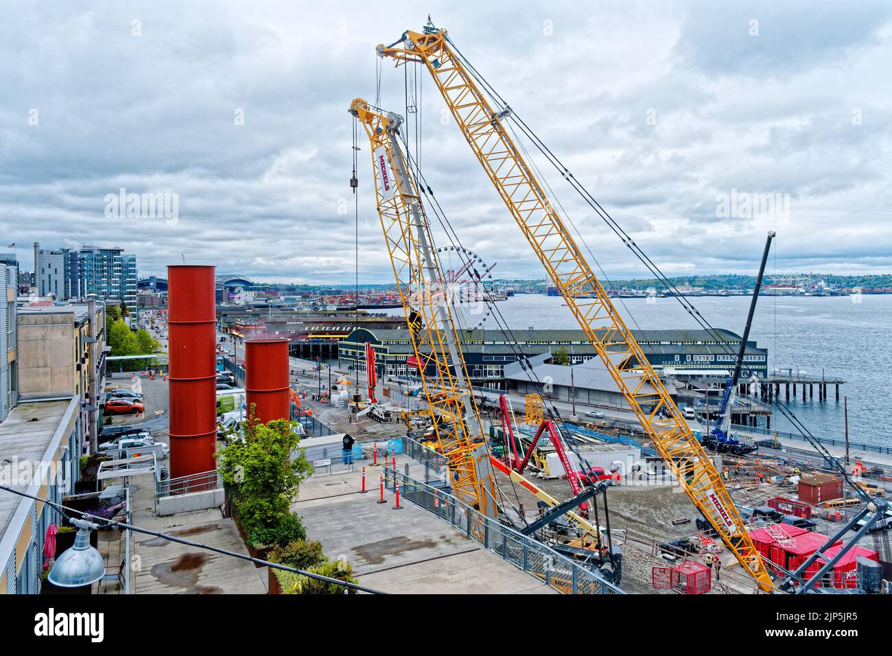 Construction on Seattle Waterfront Stock Photo Alamy