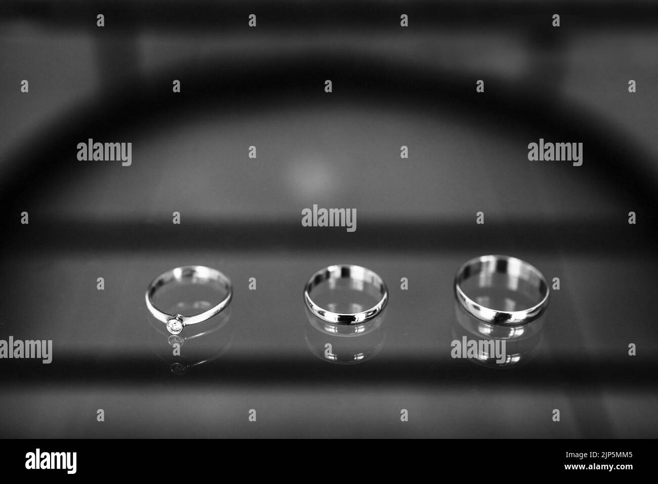 FRAGMANT OF GLASS RING 3 main image 1