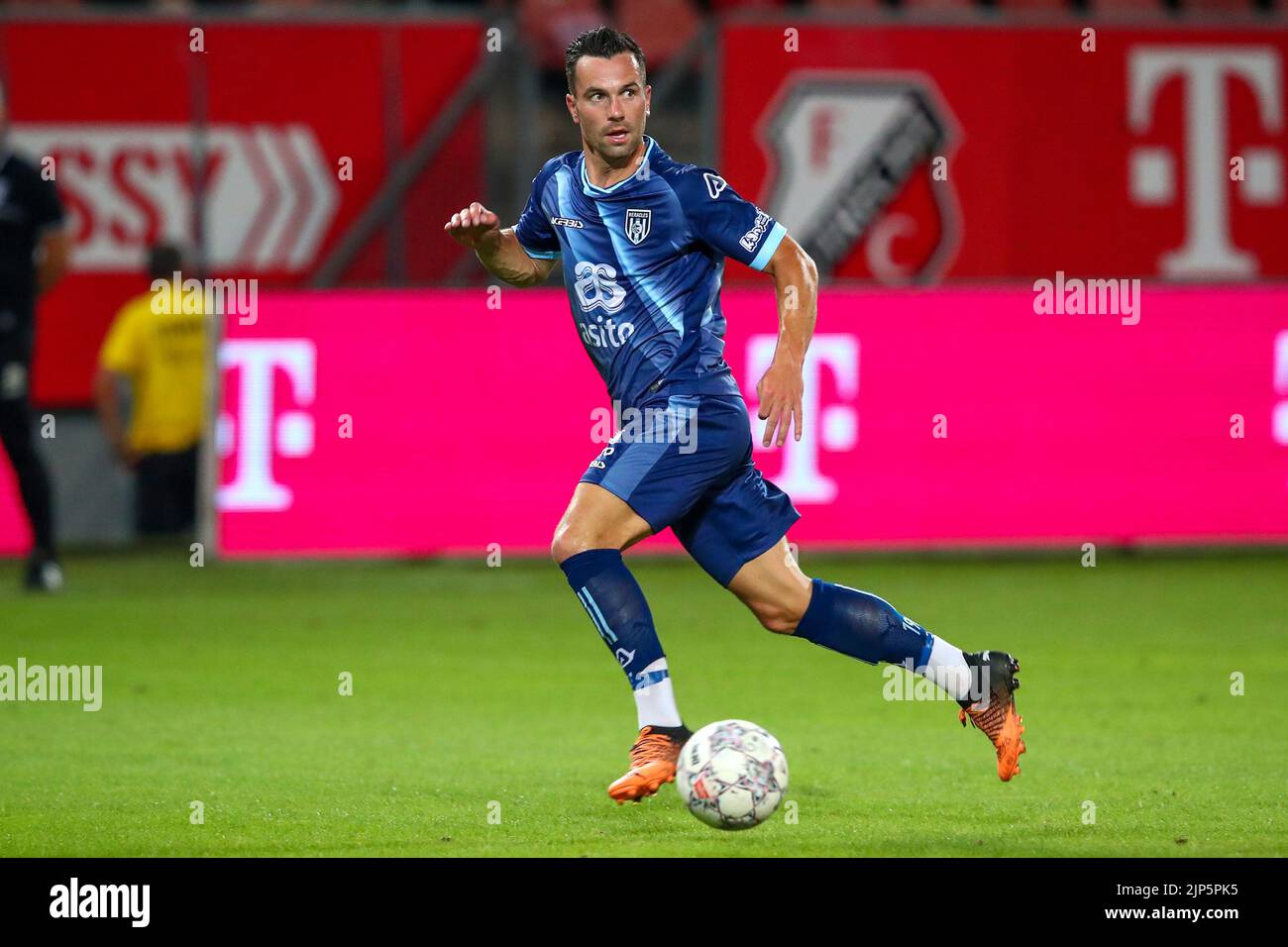 ALMELO, NETHERLANDS - AUGUST 5: Thomas Bruns of Heracles Almelo during the  Dutch Keukenkampioendivisie match between Heracles Almelo and ADO Den Haag  at Erve Asito on August 5, 2022 in Almelo, Netherlands (Photo by Marcel Ter  Bals ...