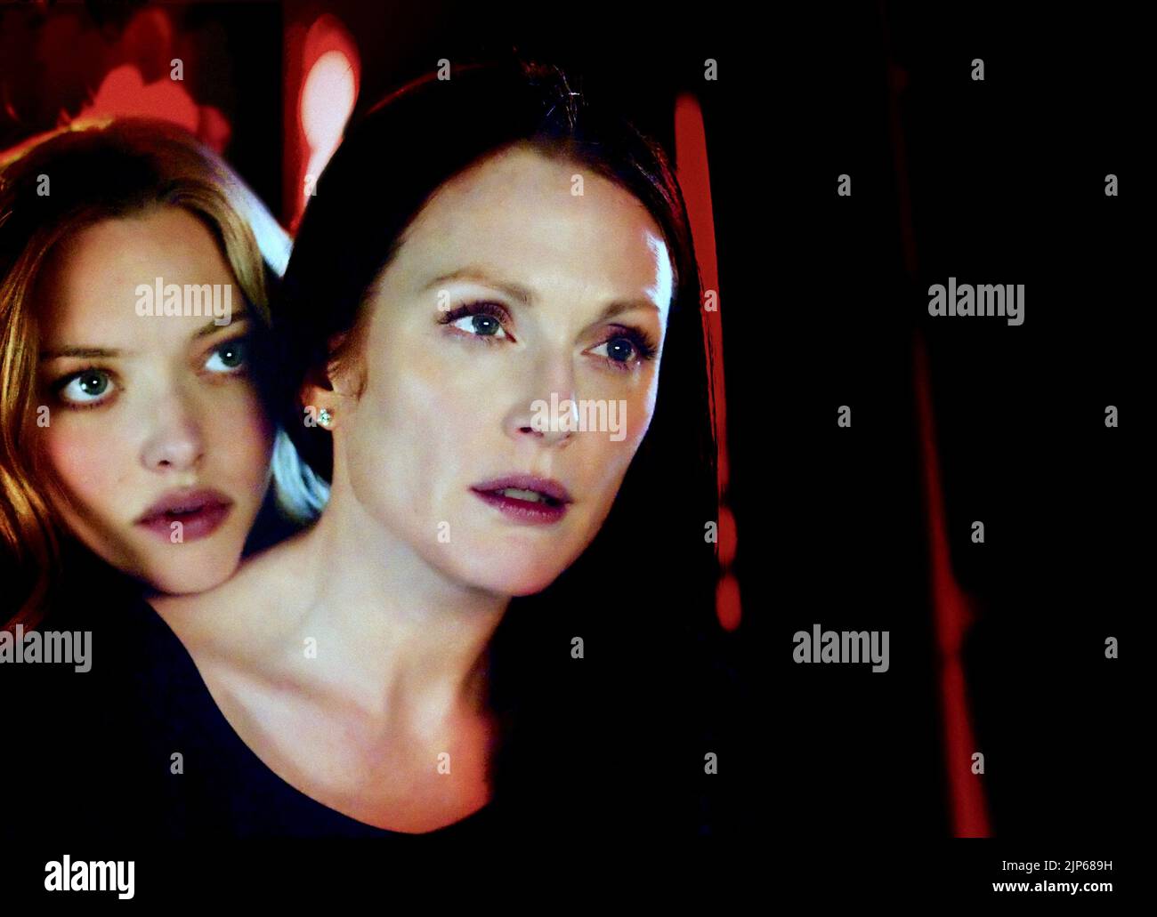 Amanda seyfried julianne moore chloe hi-res stock photography and images -  Alamy