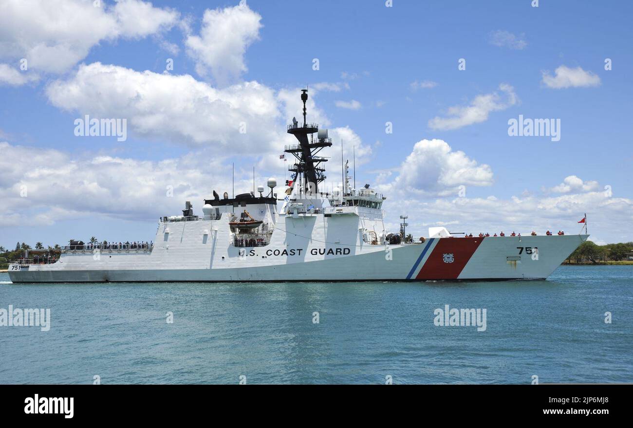 The national security cutter USCGC Waesche (WMSL 751) arrives at Joint Base Pearl Harbor-Hickam, Hawaii, June 25, 2014, to participate in Rim of the Pacific (RIMPAC) 2014 140625 Stock Photo