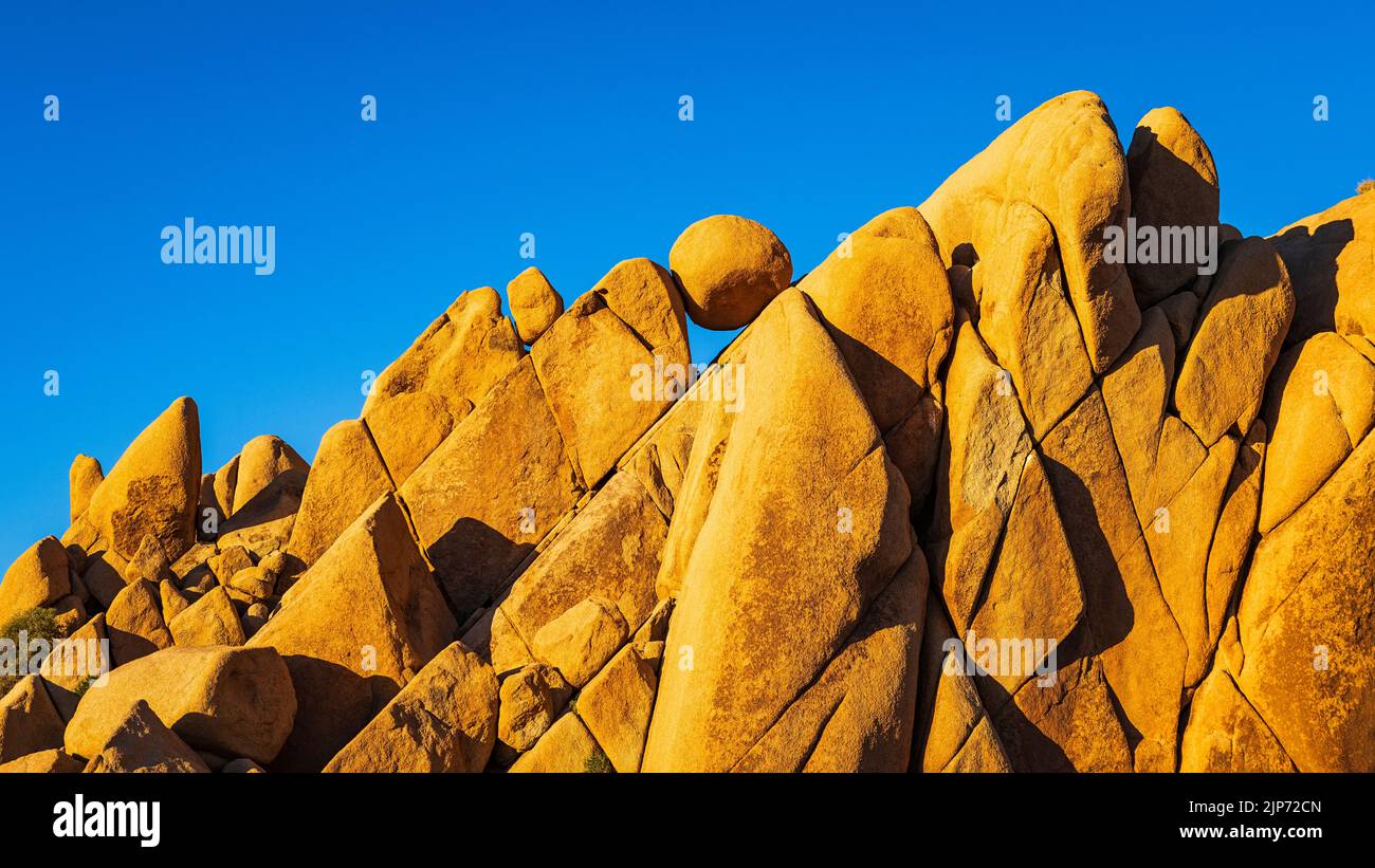 Jumbo rocks national monument hi-res stock photography and images - Alamy