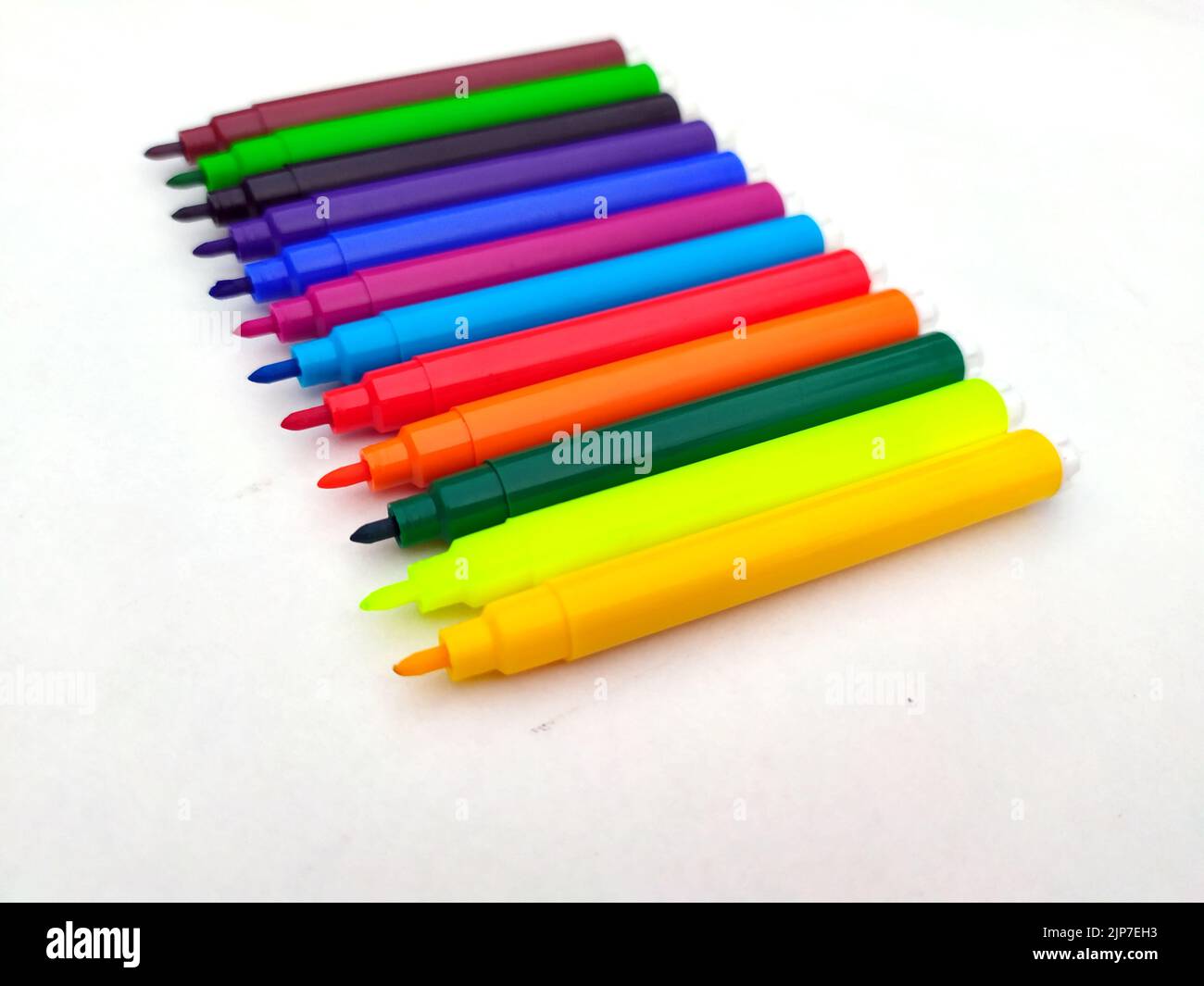 https://c8.alamy.com/comp/2JP7EH3/colorful-marker-isolated-on-white-background-2JP7EH3.jpg