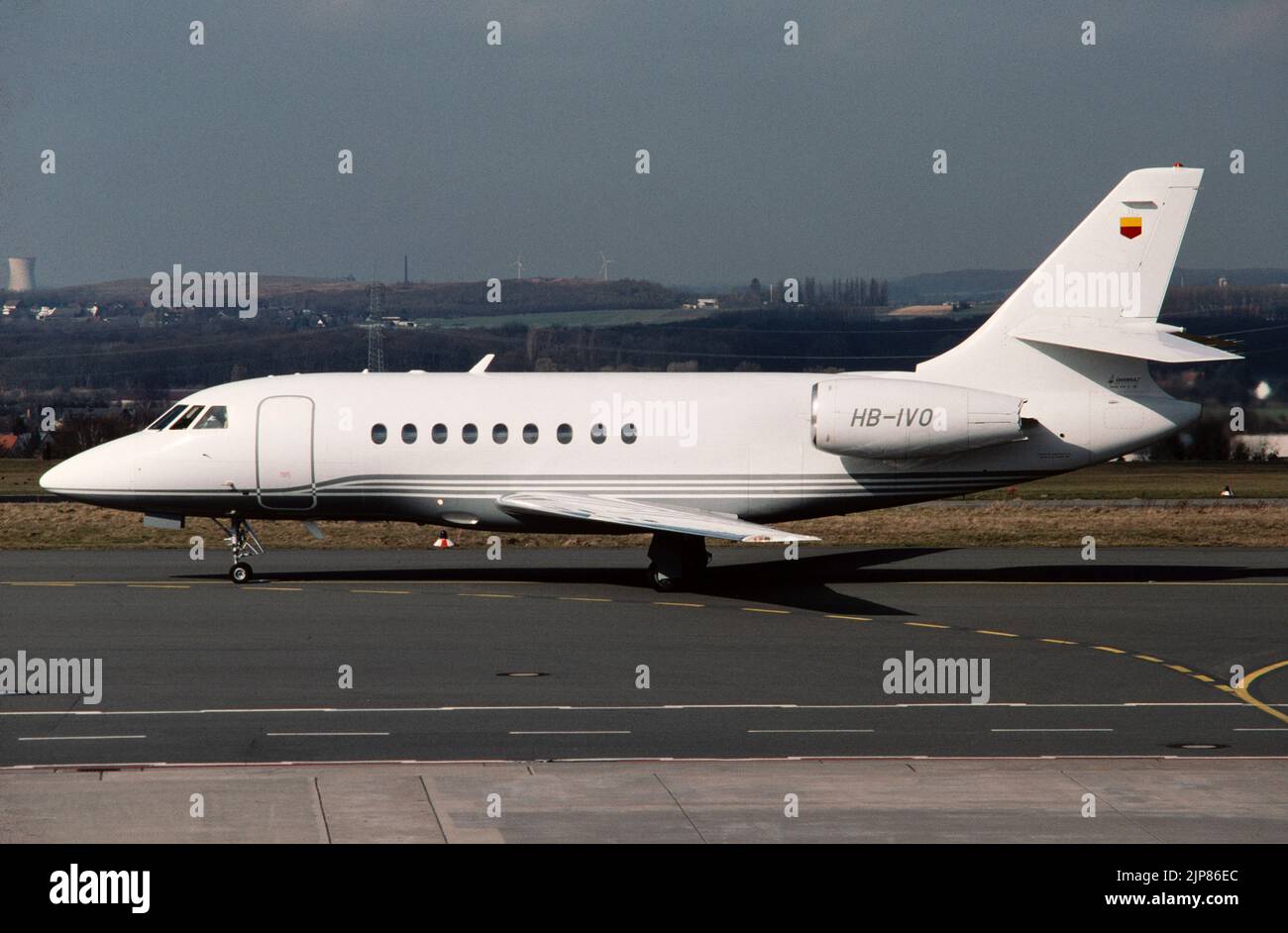 A Dassault Falcon 2000 Business, private, executive, corporate  Jet, registered in Switzerland as HB-IVO. Stock Photo