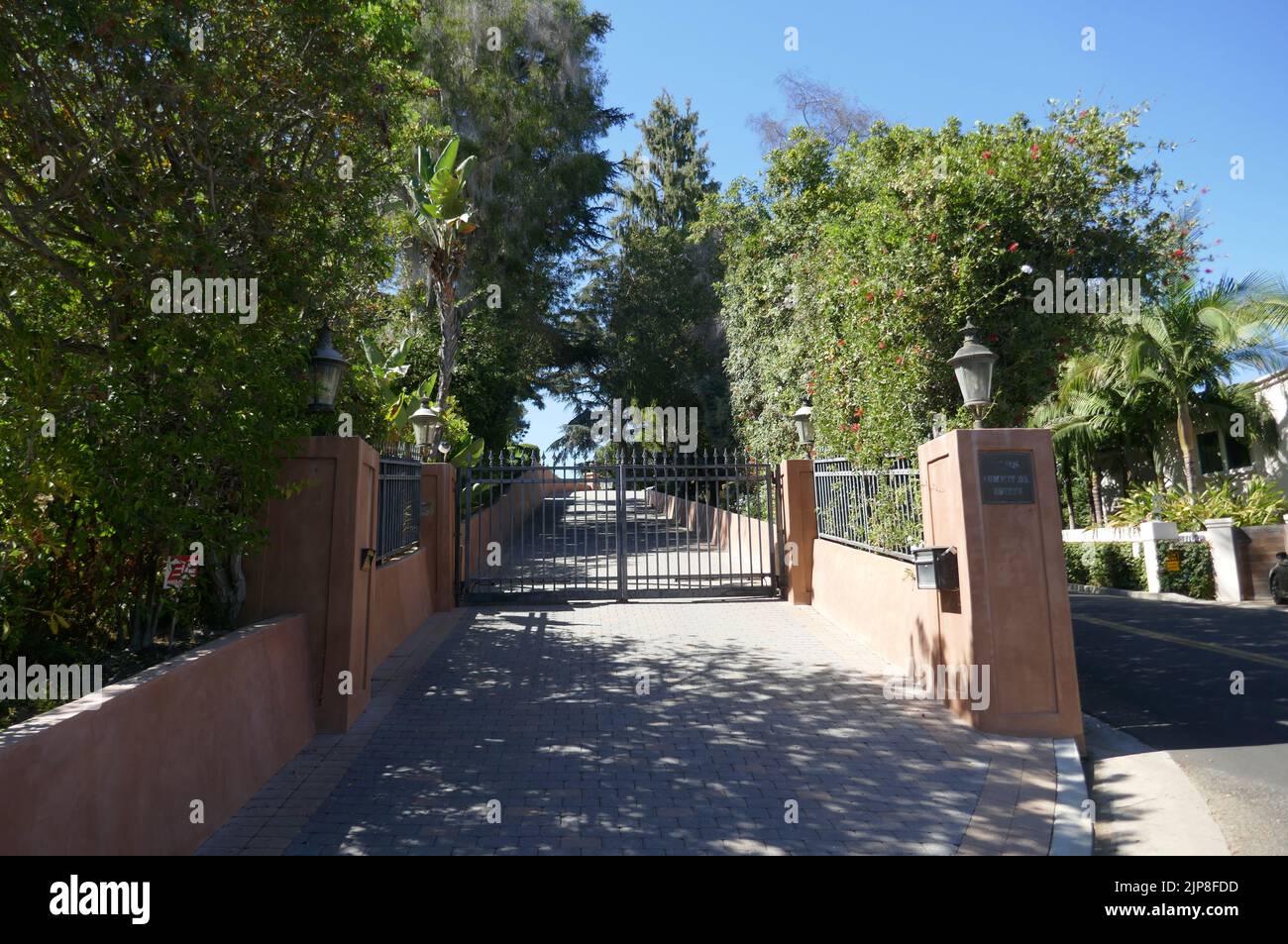 Beverly Hills, California, USA 15th August 2022 Actor Charlie Chaplin's Former Home/Estate at 1085 Summit Drive on August 15, 2022 in Beverly Hills, California, USA. Photo by Barry King/Alamy Stock Photo Stock Photo