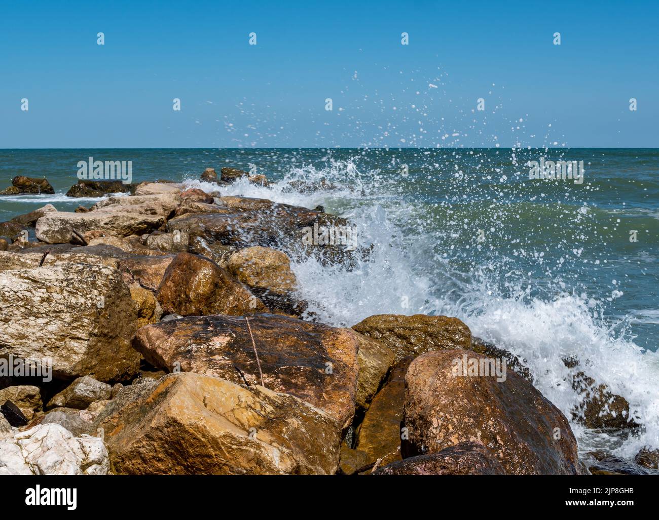 Northern Italy Rocks Shoreline amphitheatre on hi-res stock photography and images - Alamy