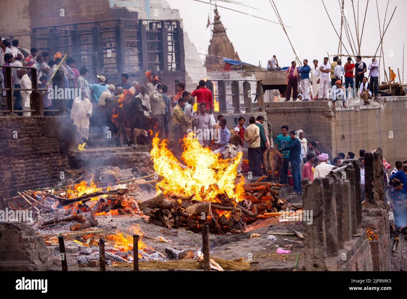 Funeral pyre at Manikarnika Ghat, Varanasi, Banaras, Benaras, Kashi, Uttar Pradesh, India Stock Photo