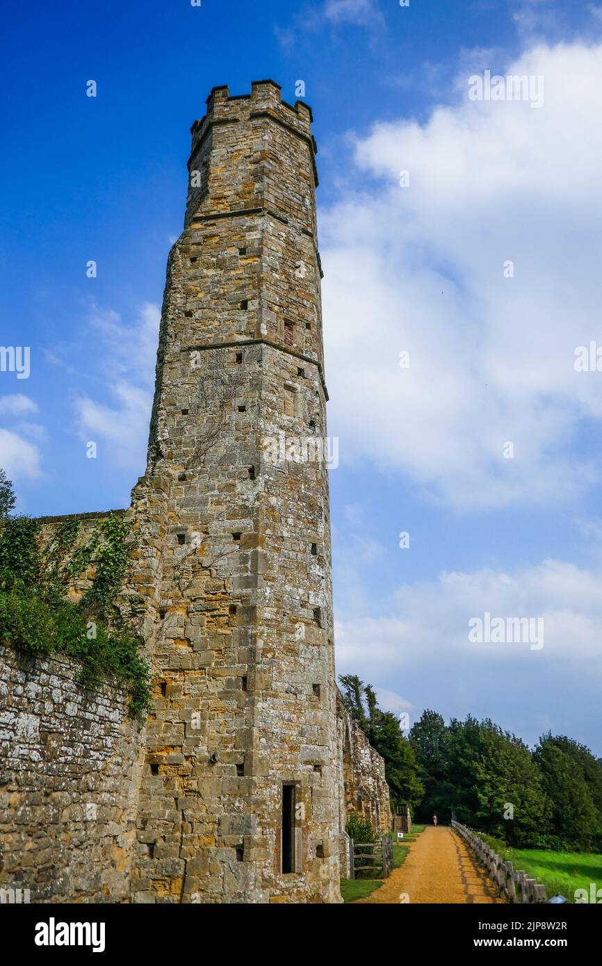 Ruins at the site of the Battle of Hastings Stock Photo Alamy