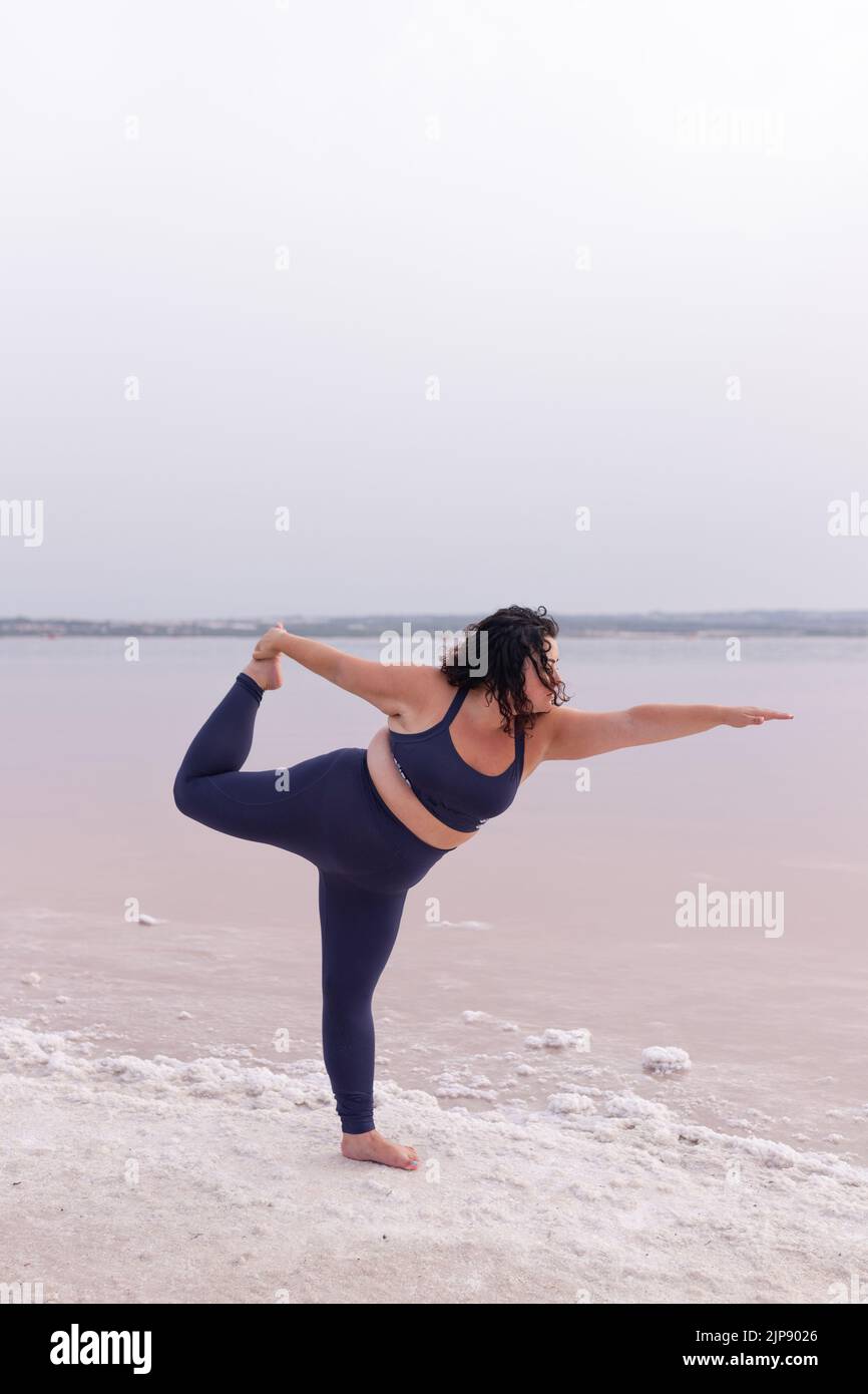 balance, yoga, natarajasana, body positivity, plussizemodel
