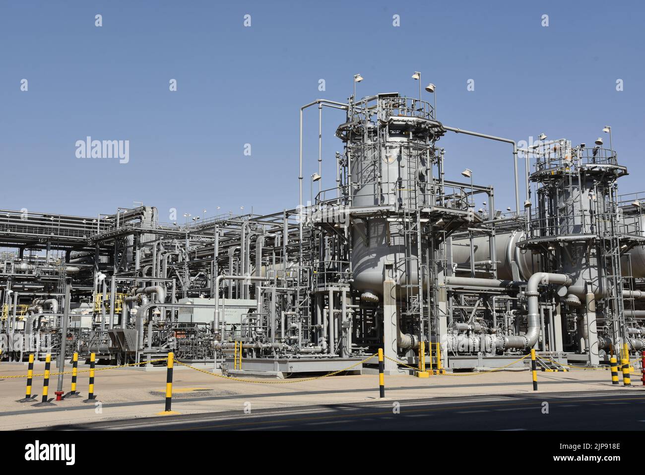 Riyadh. 28th June, 2021. Photo taken on June 28, 2021 shows the industrial estate of Saudi oil giant Aramco in Dammam, Saudi Arabia. TO GO WITH 'Interview: Saudi Aramco expert optimistic about trade, investment cooperation prospects with China' Credit: Hu Guan/Xinhua/Alamy Live News Stock Photo