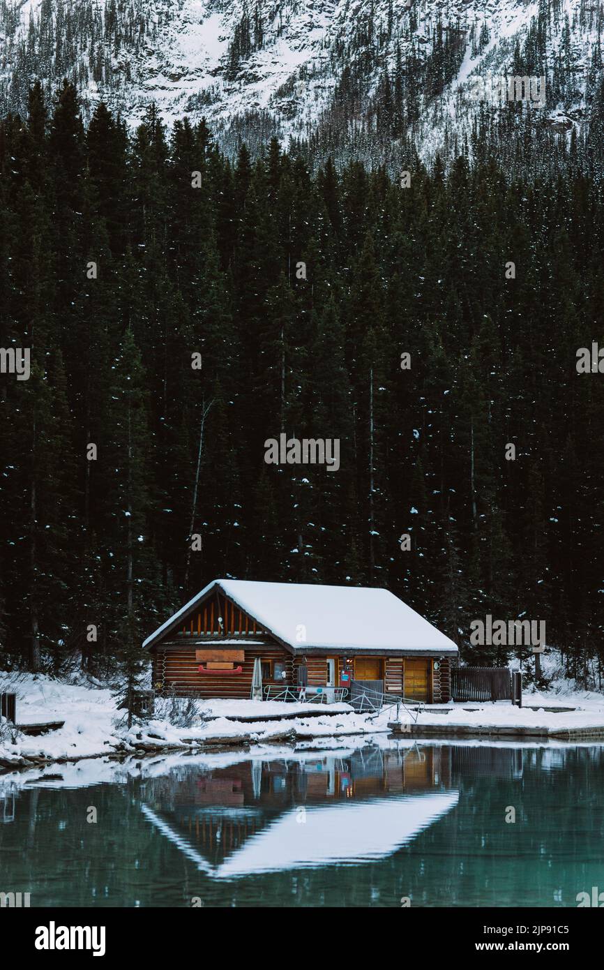 lake, cabin, banff national park, lakes, cabins, banff national parks Stock Photo Alamy