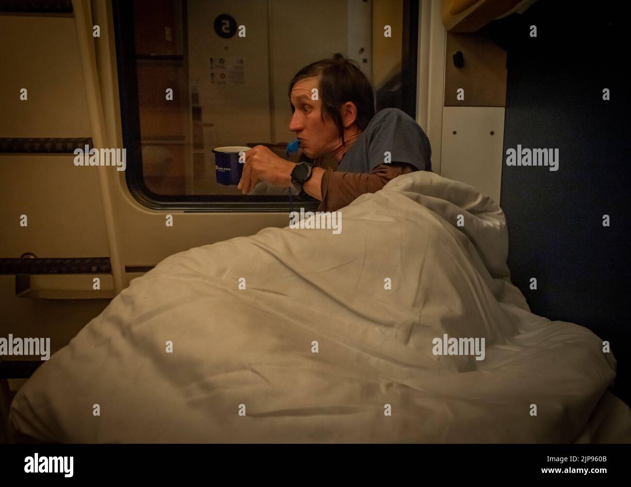 Sleeping berth train hi-res stock photography and images - Alamy