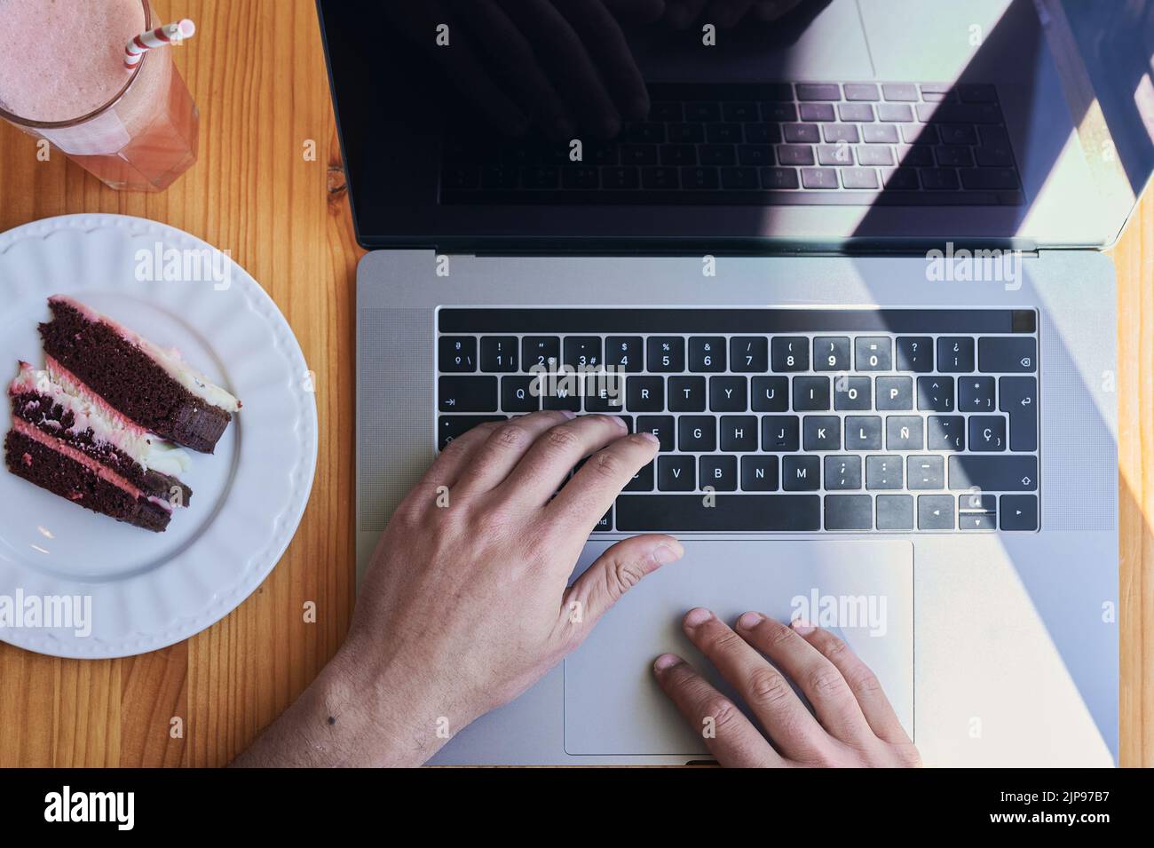 cafe, laptop, cafes, computer, computers, laptops Stock Photo Alamy