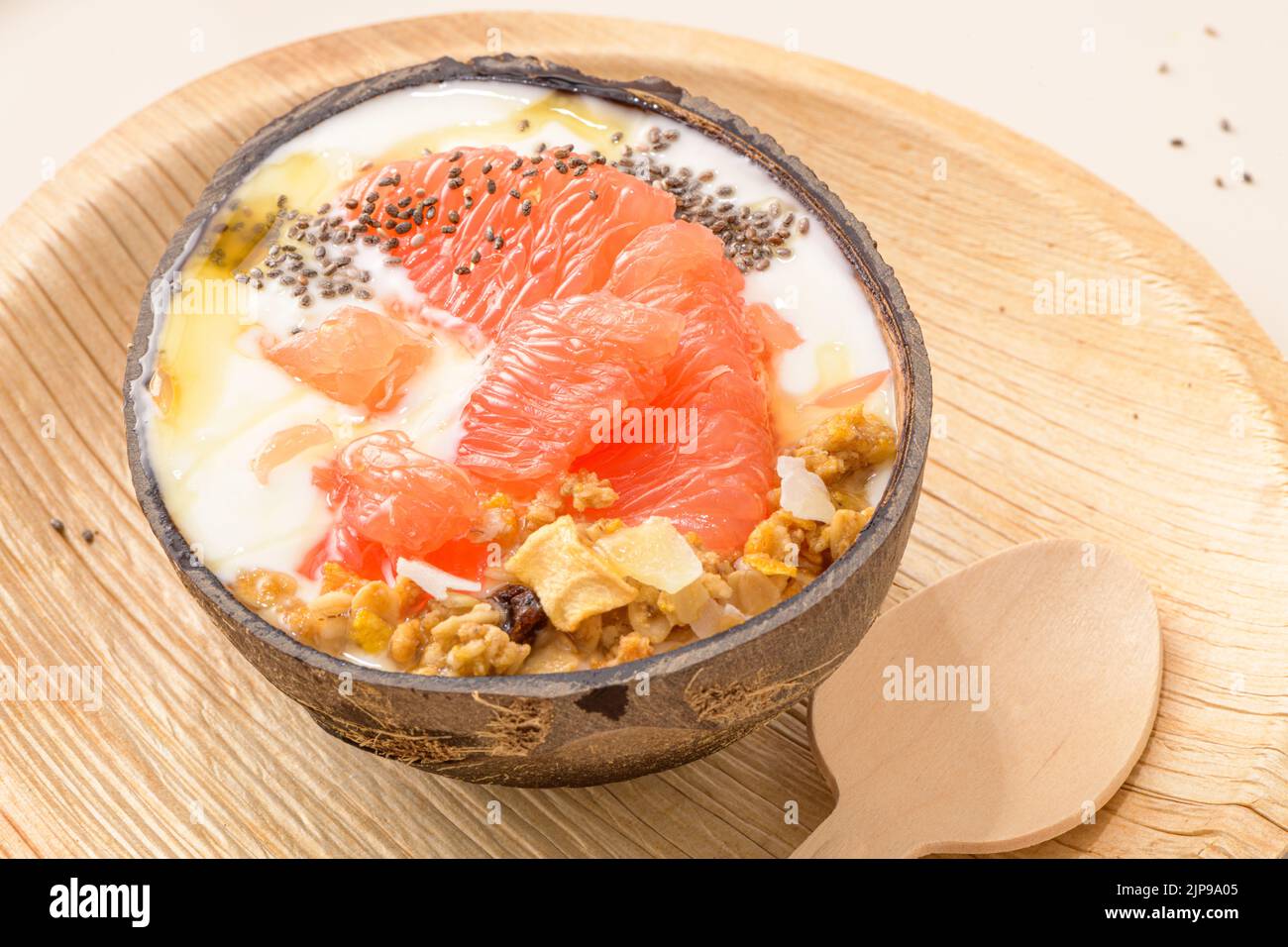 yogurt half-trench-2col main image 0
