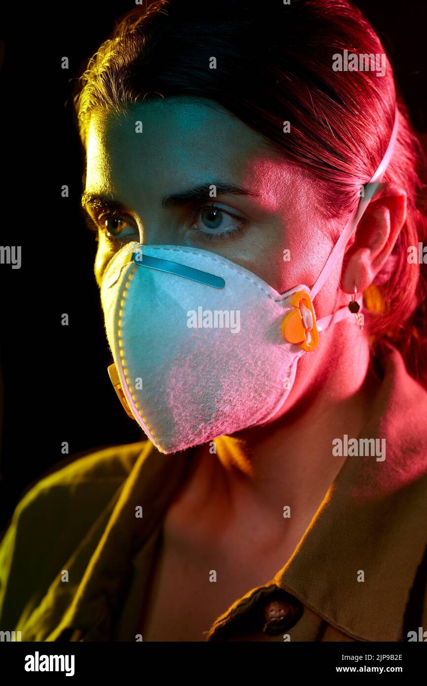 Respirator woman hi-res stock photography and images - Alamy