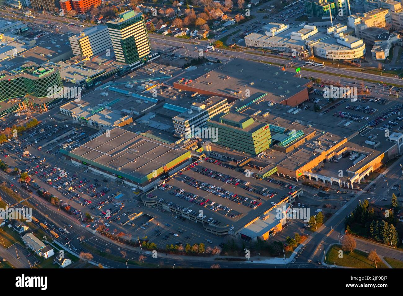 Laurier Quebec shopping Mall in Quebec city is pictured in this aerial photo November 11, 2009. First indoor mall in the province of Quebec, Laurier Quebec (formerly known as Place Laurier) is one of Canada's largest shopping malls with approximately 300 stores. Stock Photo