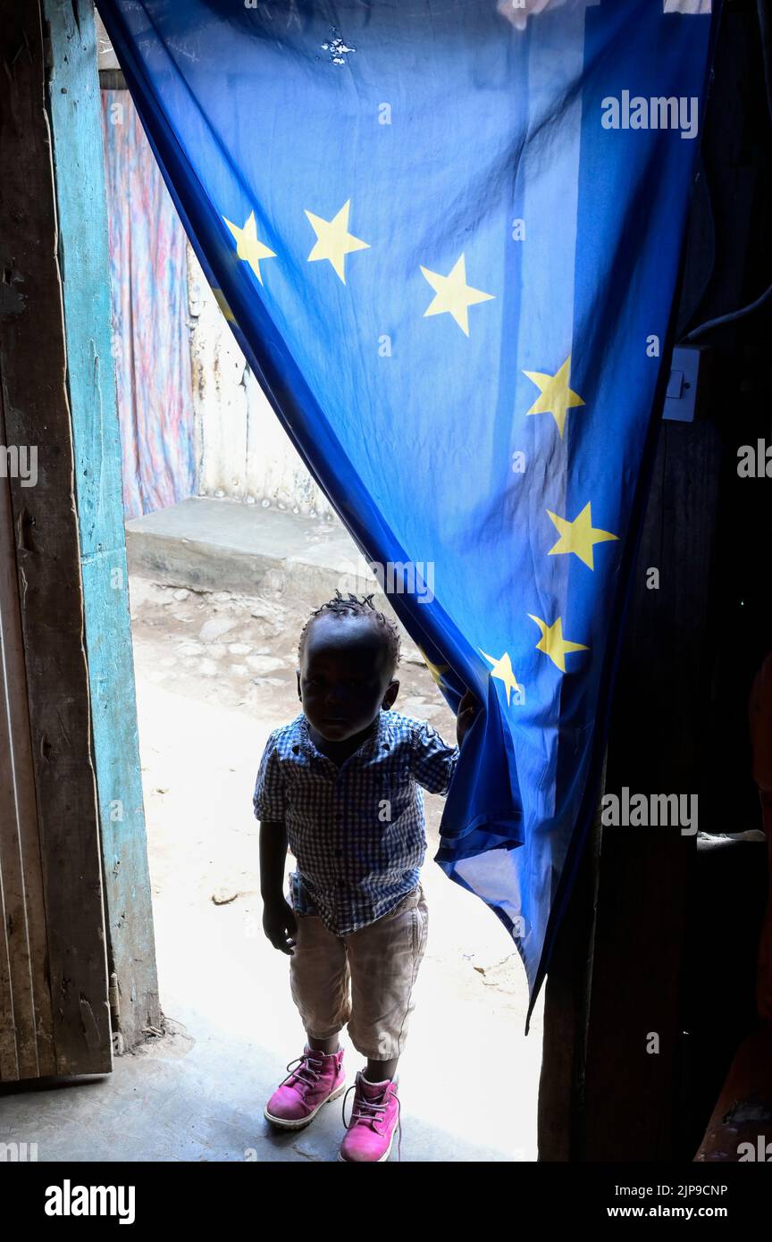KENYA, Nairobi, Mathare Slum, bar with EU flag at entrance / KENIA, Nairobi, Stadtteil Mathare, Slum, Bar mit EU Flagge am Eingang Stock Photo