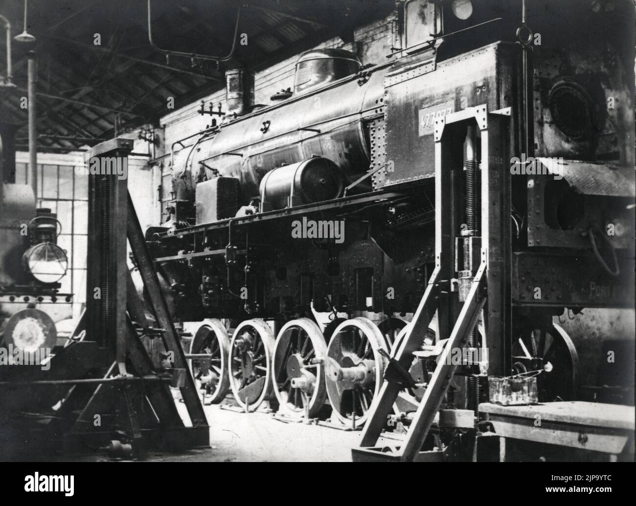 Treni e Tram - Locomotiva gruppo 477 austroungarica che le FS acquisirono come bottino di guerra. Stock Photo